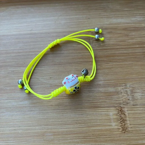 Lucky Cat Maneki Neko Charm Solid Yellow String handmade bracelet - Picture 6 of 9
